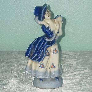 Vintage ca.1945 - 1952 Occupied Japan Colonial Lady Figurine